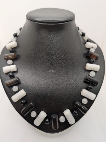 Naszyjnik z onyksu i kwarcu
